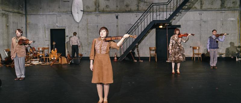 Die Sorglosschlafenden, die Frischaufgeblühten / Matthias Horn